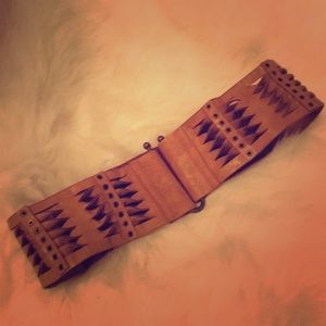 Faux leather stretch belt